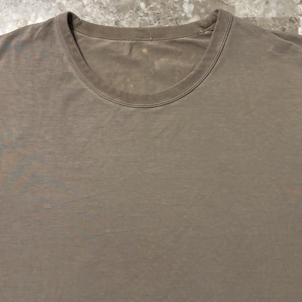 Lululemon Shirt Mens L The Fundamental Tee Brown Short Sleeve Gym Yoga Lounge